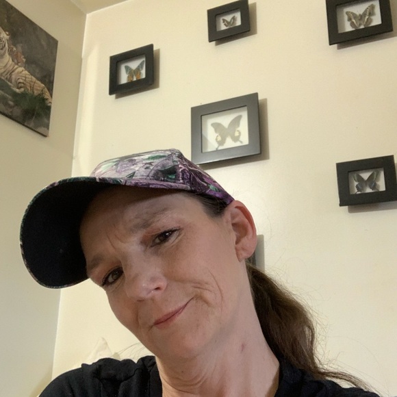 Meet your Posher, Christine - Picture 2 of 3